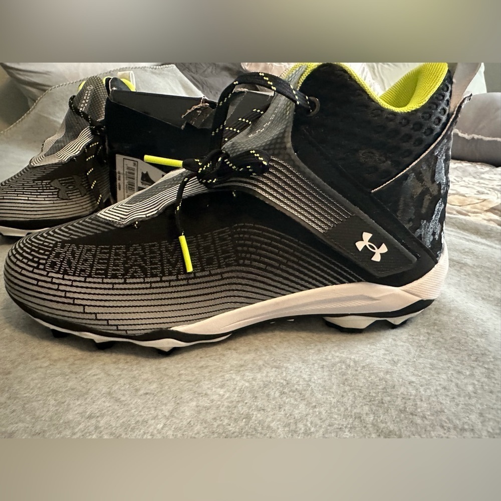 NIB Under Armour Men's Highlight Hammer Mc Football Shoe size 9.5 - Picture 6 of 10